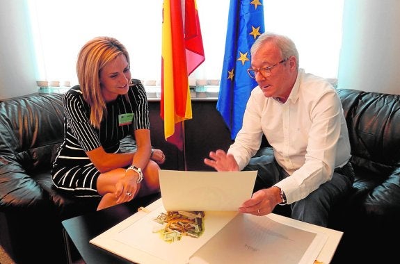 La alcaldesa presenta Archena Smart a autoridades europeas