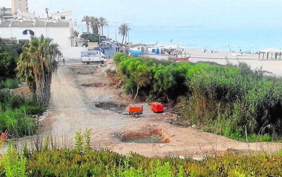 Una pasarela unirá los paseos de Mil Palmeras y La Torre de la Horadada