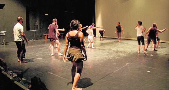 Actuación de alumnos en el Centro Párraga