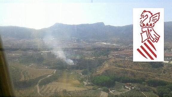 Controlado un incendio en un barranco cercano al Hospital de Alcoy