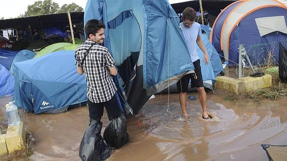 Suspenden los conciertos de anoche del Arenal por la lluvia