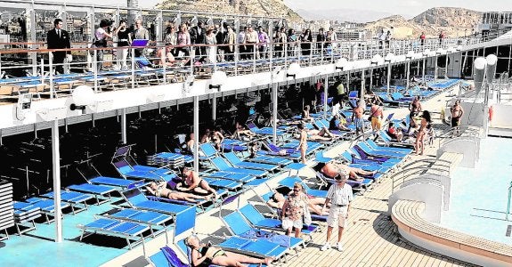 Alicante suma 24.195 cruceristas hasta junio, la segunda mayor subida del país