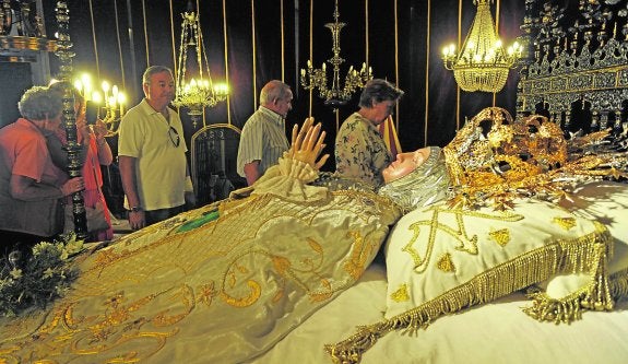 Las Salves, ocho días más de culto a la Mare de Déu