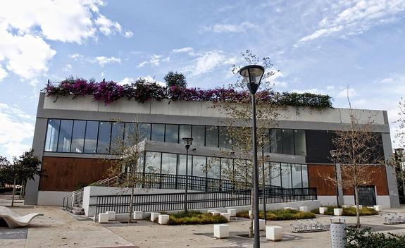 La piscina de Vía Parque abrirá en octubre y asumirá los socios de la del Tossal, que cerrará