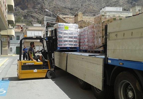 Redován reparte comida a familias sin recursos