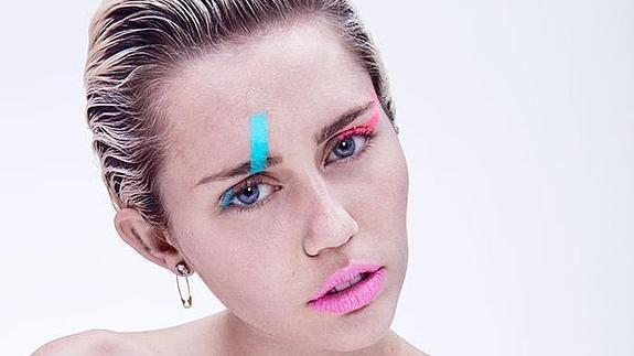 Miley Cyrus declara que no tiene preferencias sexuales porque le gusta todo