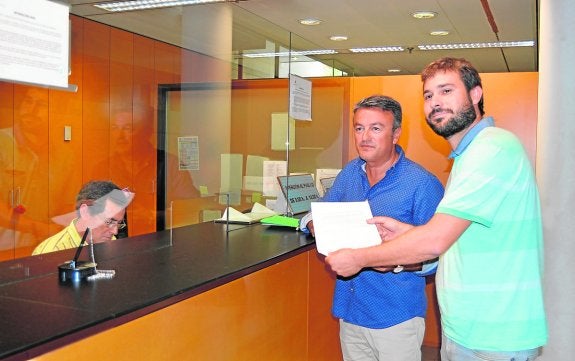 PSOE y Compromís se alían contra el reparto de asesores en la Diputación