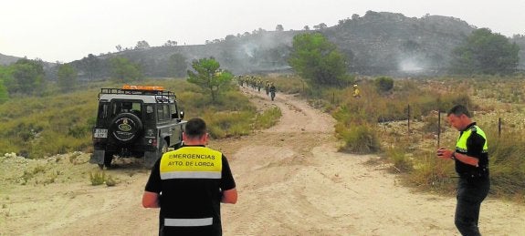 Los rayos dejan incendios en Lorca, Totana, Santomera y Carrascoy