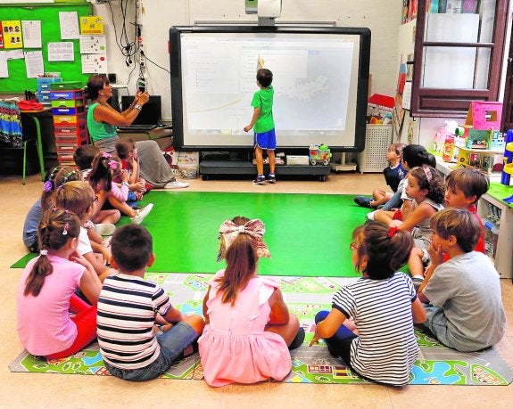 Vuelta al cole entre quejas por los 'barracones' y las obras sin terminar