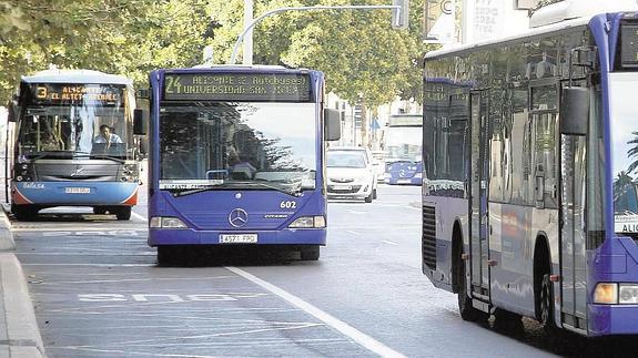 El Ayuntamiento ofrece mediar ante la huelga en el transporte interurbano