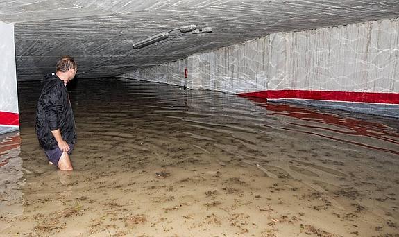 Una fuerte tormenta colapsa Alicante tras descargar 41 litros en apenas media hora