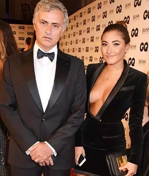 La hija de Mourinho provoca más que su padre