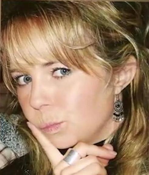 Un detective pilla a su hijo menor teniendo sexo con la mujer a la que investigaba