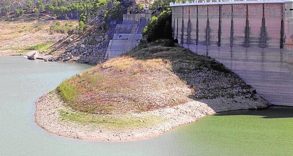 La guerra del agua se agudiza en la peor sequía del último lustro