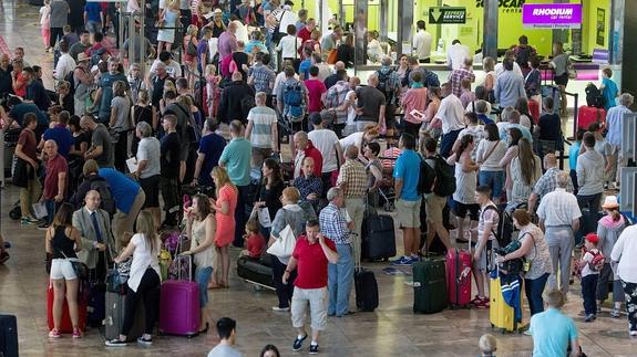 El aeropuerto de Alicante recibe más de 7 millones de pasajeros este año