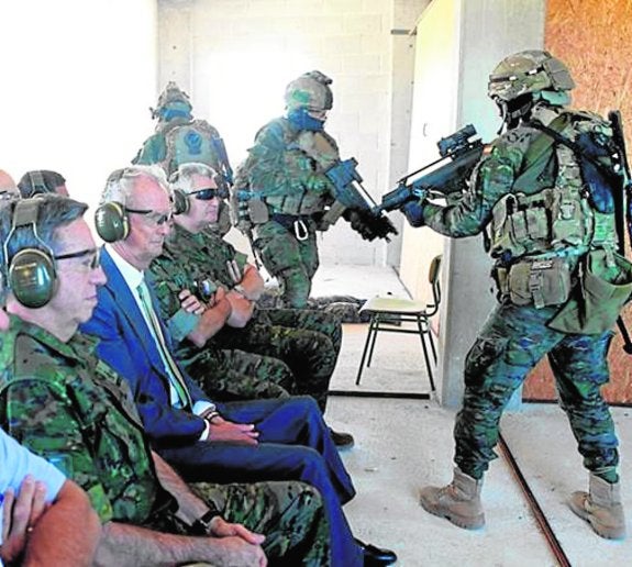 Visita exprés del ministro de Defensa a Rabasa