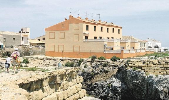 El Consell iniciará el miércoles el derribo de los seis bungalós ilegales de Tabarca