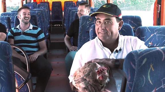 «Hasta las gallinas se vienen a las fiestas de Sucina»