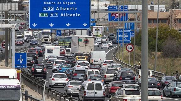 2,2 millones de vehículos circularán por la Comunitat durante el puente