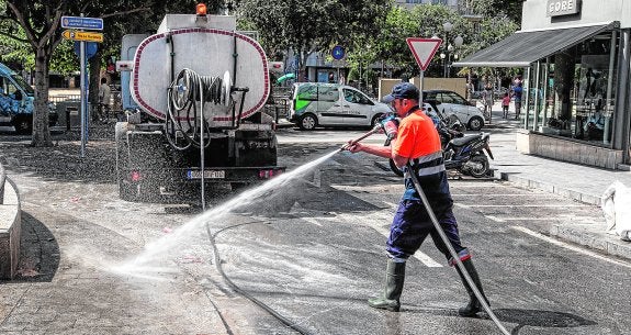 Los vecinos podrán controlar el servicio de limpieza de sus barrios mediante una 'app'