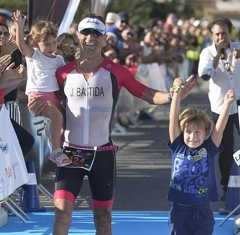 Juan Bastida, el 'Ironman' de la Ocean Lava La Manga