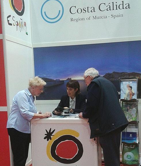 El turismo senior en Murcia se promociona en la feria 'Active Over 50's Show' de Dublín