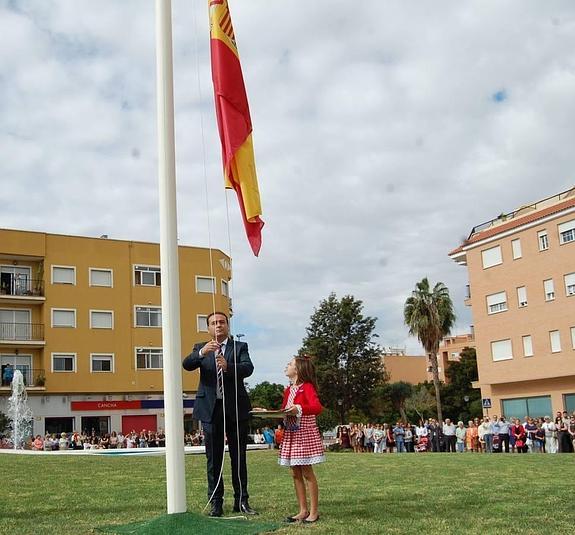 La bandera de España ondeará en Almoradí para siempre