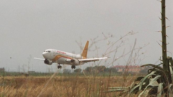 El aeropuerto de San Javier se distancia más de Alicante tras un verano negativo