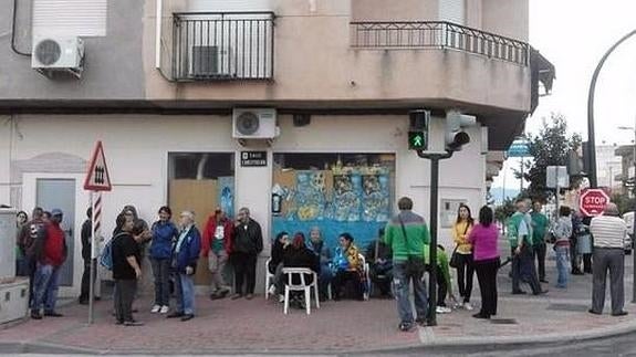 Medio centenar de personas aguardaron un desahucio en Javalí Nuevo que no se ejecutó