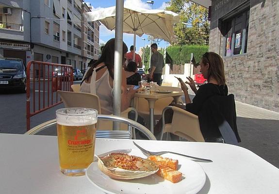 Almoradí llena sus terrazas con la ruta de tapas
