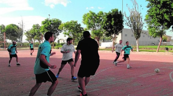 Moros y Cristianos dirimen sus diferencias en un campeonato de fútbol