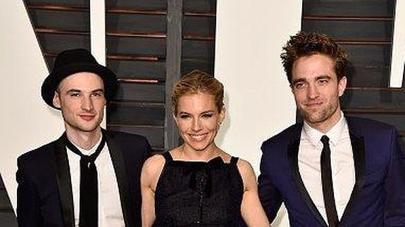 Robert Pattinson se cansa de su novia y la cambia por Sienna Miller