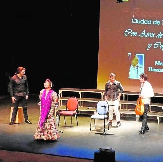 La Casa de Andalucía llena de flamenco y arte el Centro Cultural Virgen del Carmen