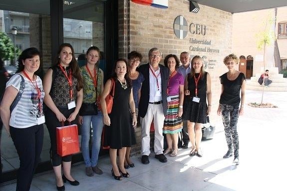 Profesores europeos dan clases en el CEU