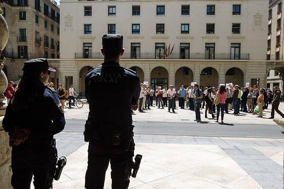 Un acusado niega haber retenido a su novia menor pero admite que le pegó