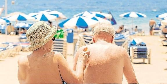 Los hoteleros de la Costa Blanca respiran «tranquilos» tras desbloquearse el Imserso