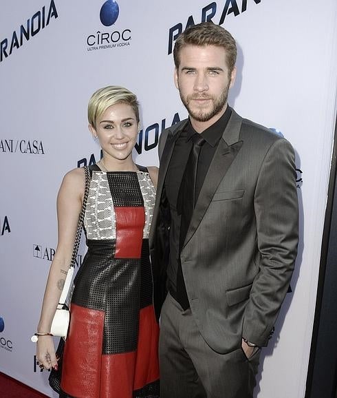 Liam Hemsworth podría seguir enamorado de Miley Cyrus