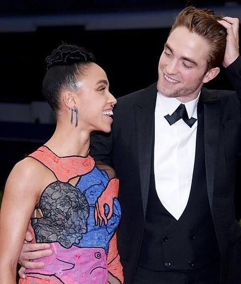 Robert Pattinson y FKA Twigs rompen su compromiso, confirmado