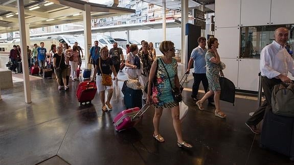 Renfe pone a disposición billetes del AVE Madrid-Alicante por 25 euros