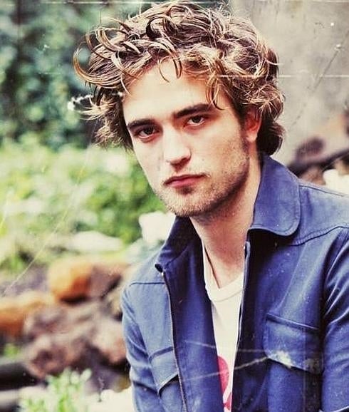 Robert Pattinson podría sufrir una depresión, motivo por el que ha cancelado su boda