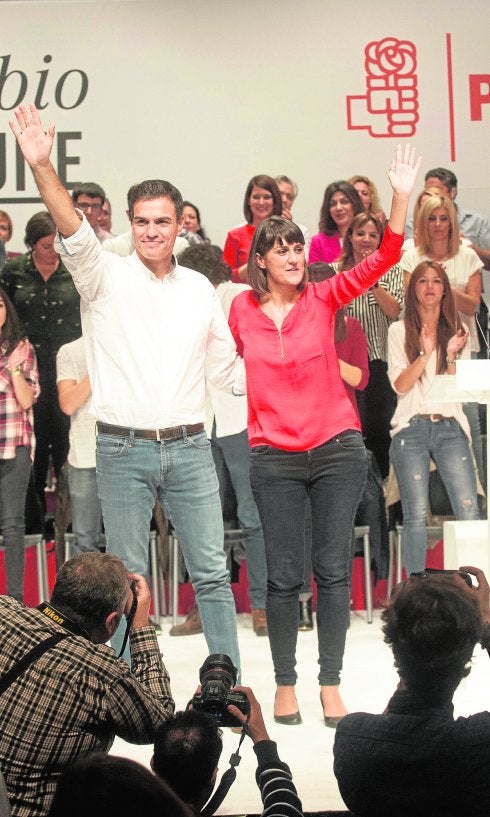 Sánchez promete «rescatar a los atrapados en los huertos solares»