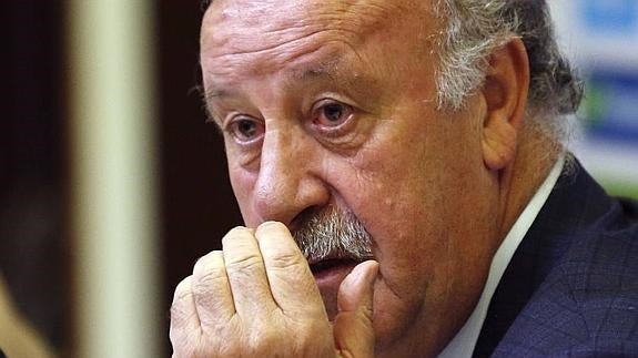 Del Bosque recluta a Juanfran Torres y a Mario Gaspar para el choque en Alicante