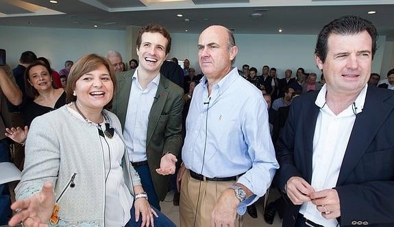 De Guindos confirma que Rajoy abordará tras las elecciones la reforma de la financiación