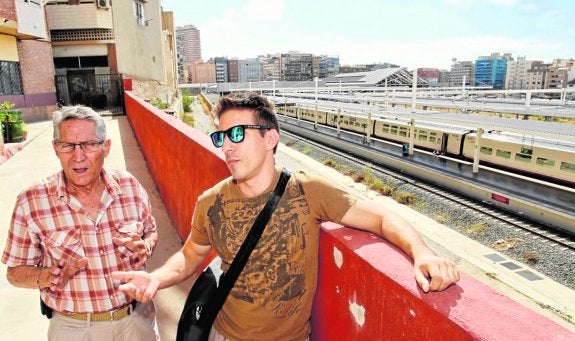 Los vecinos acusan al Ayuntamiento de «engañarles» con el mapa acústico del tren
