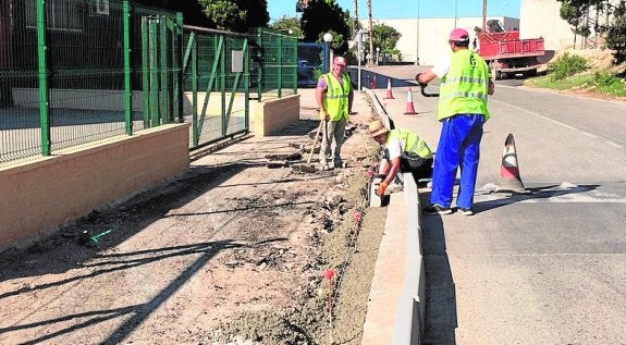 La Diputación sufraga la conexión peatonal con el barrio San Carlos