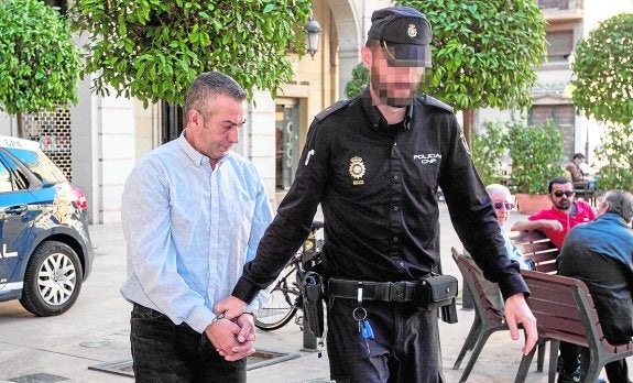 Un acusado de apuñalar a su hermano en Alcoy alega que se defendió durante una pelea