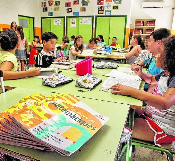Solo 32 ayuntamientos piden las ayudas para libros de texto