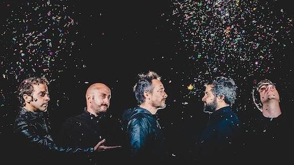 Love of Lesbian vuelve al Estrella de Levante SOS 4.8