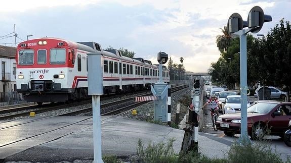 El presupuesto de 2016 huye de proyectos estrella y plantea inversiones «cumplibles»