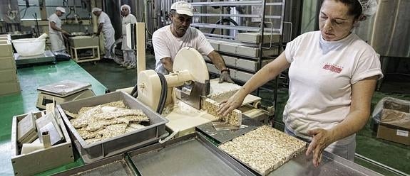 Los turroneros seguirán invirtiendo en almendros para garantizarse el fruto seco